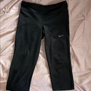 Nike Cropped Leggings